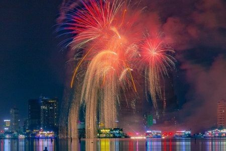 XEM PHÁO HOA ĐÀ NẴNG TRÊN DU THUYỀN SÔNG HÀN